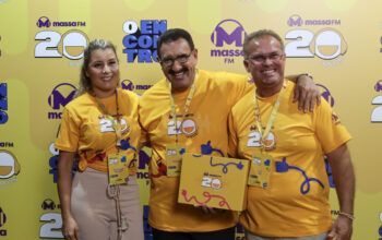 Ivan Lelis representa a Massa FM Jaru no encontro de afiliadas em Curitiba