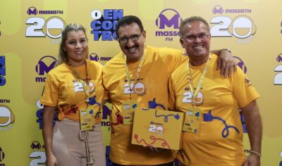 Ivan Lelis representa a Massa FM Jaru no encontro de afiliadas em Curitiba