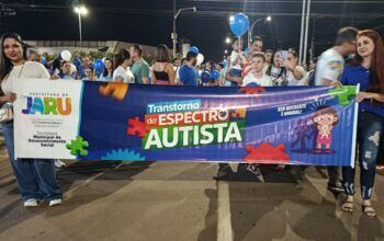 Caminhada marca o encerramento da campanha de conscientização sobre o Autismo em Jaru