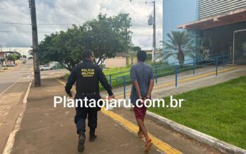 Jaru: Homem é detido com meio quilo de drogas após abordagem da PM na afonso josé