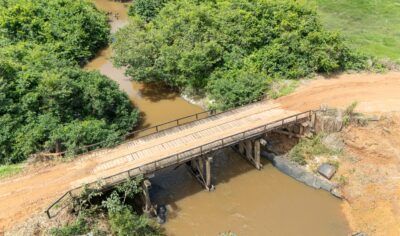 Prefeitura de Jaru inicia construção de ponte de concreto eaço sobre o rio Passaqual, na Linha 608