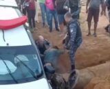 Viatura cai em valeta durante perseguição e suspeito é preso em Ariquemes