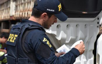 Jaru: Fiscalização da PRF resulta em prisão de condutor por uso de documento falso