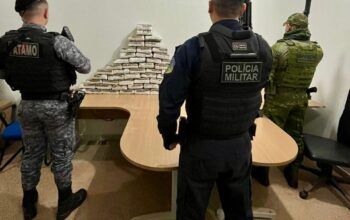 POLÍCIA MILITAR APREENDE MAIS DE 65 QUILOS DE MACONHA E PRENDE DUAS PESSOAS