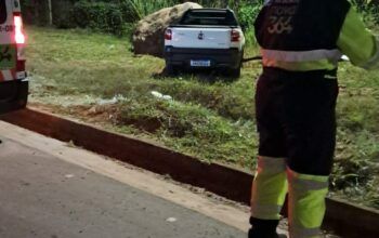 Jaru: Fiat Strada sai da pista e bate violentamente em pedra às margens da BR-364
