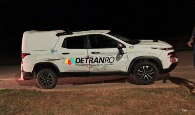 Jaru: Caminhonete atinge lateral de veículo oficial do Detran na BR-364 próximo a Gima