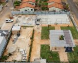 Praça e quadra Poliesportiva do Jardim Primavera estão em fase final de construção; local terá ponto de ônibus climatizado e espaços destinados à prática de esportes e convívio social