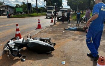 Jaru: Motociclista fica ferido após colisão entre Honda Biz e Hilux na BR-364