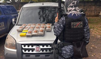Homem é flagrado recebendo caixas com drogas em área de travessia ilegal entre Brasil e Bolívia