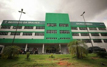 Bebê nasce em banheiro de hospital e família denuncia negligência em Hospital de Manaus