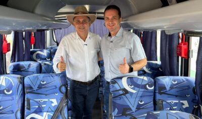 Dr. Luís do Hospital entrega micro-ônibus para fortalecer transporte escolar em Buritis