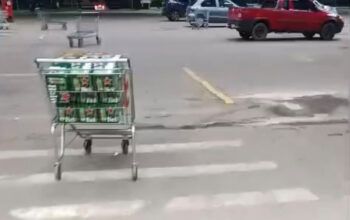 Homem perde quatro dúzias de cerveja após tropeçar em rachadura na saída do Atacadão em Porto Velho
