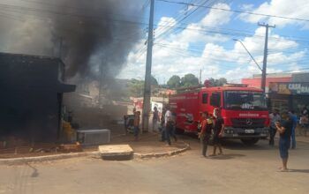 Jaru: Incêndio destrói barbearia e residência no Setor 03, proprietário perde tudo