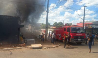 Jaru: Incêndio destrói barbearia e residência no Setor 03, proprietário perde tudo