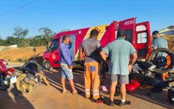 jaru: Acidente na Linha 625 deixa CB 300 de rodas para cima e dois motociclistas feridos