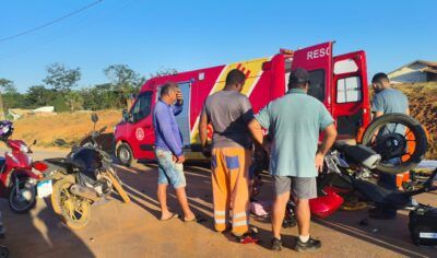 jaru: Acidente na Linha 625 deixa CB 300 de rodas para cima e dois motociclistas feridos