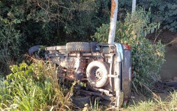 jaru: Hilux sai da pista ao tentar evitar colisão e para em ribanceira próximo a igarapé na Br-364