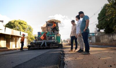 Pavimentação de todo o trecho duplicado da Avenida Rio de Janeiro chega à fase final; obra deve ser concluída até o final desta semana