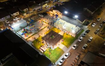 Prefeitura de Jaru inaugura nova praça pública e quadra poliesportiva no bairro Jardim Primavera