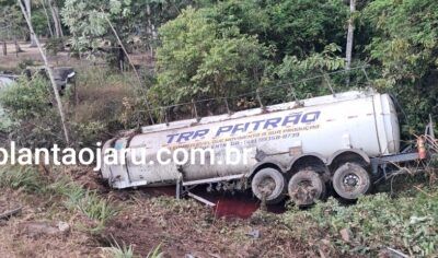 Urgente: Acidente com caminhão-tanque do Posto patrão interdita totalmente a BR-364 em Candeias do Jamari