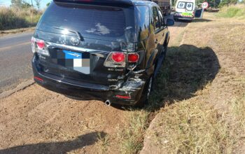 Jaru: Toyota SW4 é atingida na traseira por caminhão boiadeiro na BR-364, próximo a Curva da Morte