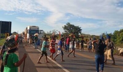 Manifestação indígena segue e BR-364 permanece parcialmente bloqueada em Cacoal