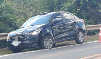 Jaru: motorista de Fiat Cronos perde o controle após ser atingido por campana de carreta após curva Véu dos Noivos