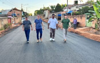Mais asfalto: Prefeitura de Jaru finaliza pavimentação da Rua Adalberto Costa Gadelha, no trecho entre as ruas Monteiro Lobato e Goiás, no Setor 06