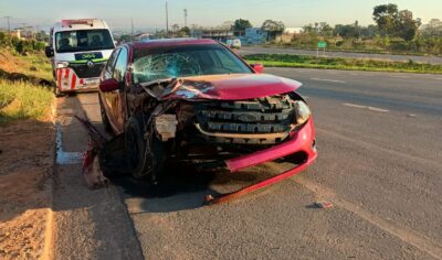 Jaru: Motorista de Fusion perde o controle e colide na traseira de caminhão na BR-364, próximo à Fiat Gima