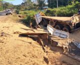 Jaru: Motorista com sinais de embriaguez se envolve em acidente com carreta na BR-364, próximo a Curva da Morte
