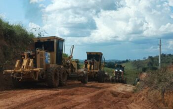 Prefeitura de Jaru já realizou patrolamento em mais de 1.000 quilômetros de estradas rurais em 2026; serviço está em fase de conclusão na Linha 627 e avança para a Linha 621 ainda nesta semana