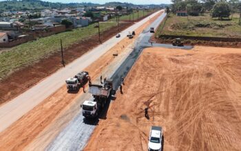 Desenvolvimento e progresso: Linha 625 em Jaru recebe cerca de 4 quilômetros de pavimentação asfáltica; obra foi executada por meio da parceria entre Governo de Rondônia e Prefeitura de Jaru