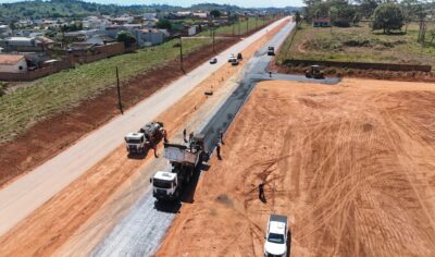 Desenvolvimento e progresso: Linha 625 em Jaru recebe cerca de 4 quilômetros de pavimentação asfáltica; obra foi executada por meio da parceria entre Governo de Rondônia e Prefeitura de Jaru