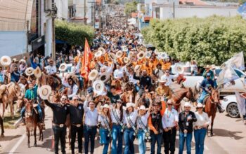 Cavalgada da ExpoJaru 2026 foi sucesso de participantes e animação
