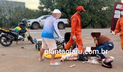 Jaru: Colisão entre motociclistas deixam duas pessoas feridas na BR-364 em frente o Auto Posto Marques