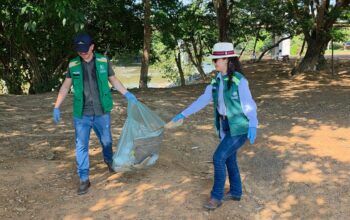Prefeitura de Jaru realiza ação de limpeza e plantio de árvores às margens do Rio Jaru