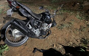 Jaru:  Motociclista sofre escoriações após cair dentro de bueiro na Rua Afonso José