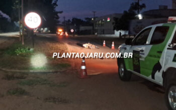 Jaru: Motociclista bate em meio-fio, cai e é socorrido inconsciente na Avenida JK na manhã deste domingo (11)