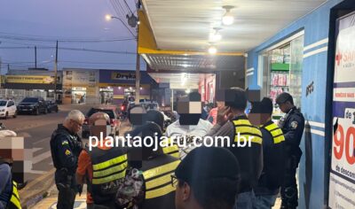 Jaru: Bate-boca entre mototaxistas e motociclistas de aplicativo termina na presença da PM