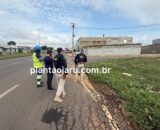 Jaru: Motociclista sofre queda na BR-364, bate a cabeça e é socorrida desorientada
