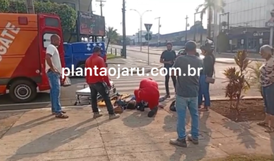 JARU – Mulher fica ferida após colidir moto em carro na rotatória das avenidas Padre Adolpho e Florianópolis