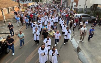 Procissão e Missa marcam o encerramento das comemorações ao Dia de Nossa Senhora Aparecida em Jaru