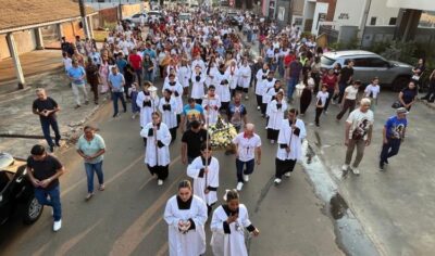Procissão e Missa marcam o encerramento das comemorações ao Dia de Nossa Senhora Aparecida em Jaru